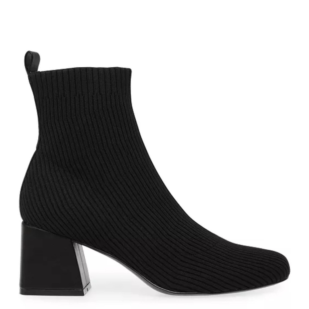 Steve Madden Darma Sock Bootie: Size 8M - Black